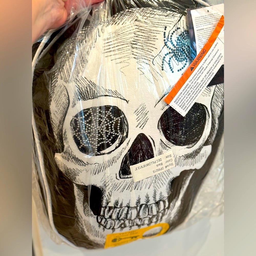 🔥Huge embellished LED skull Pillow🔥 lights up!!!